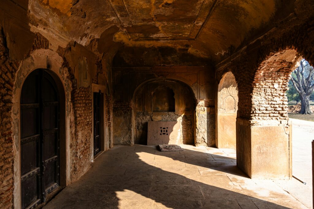 how to make an arch door