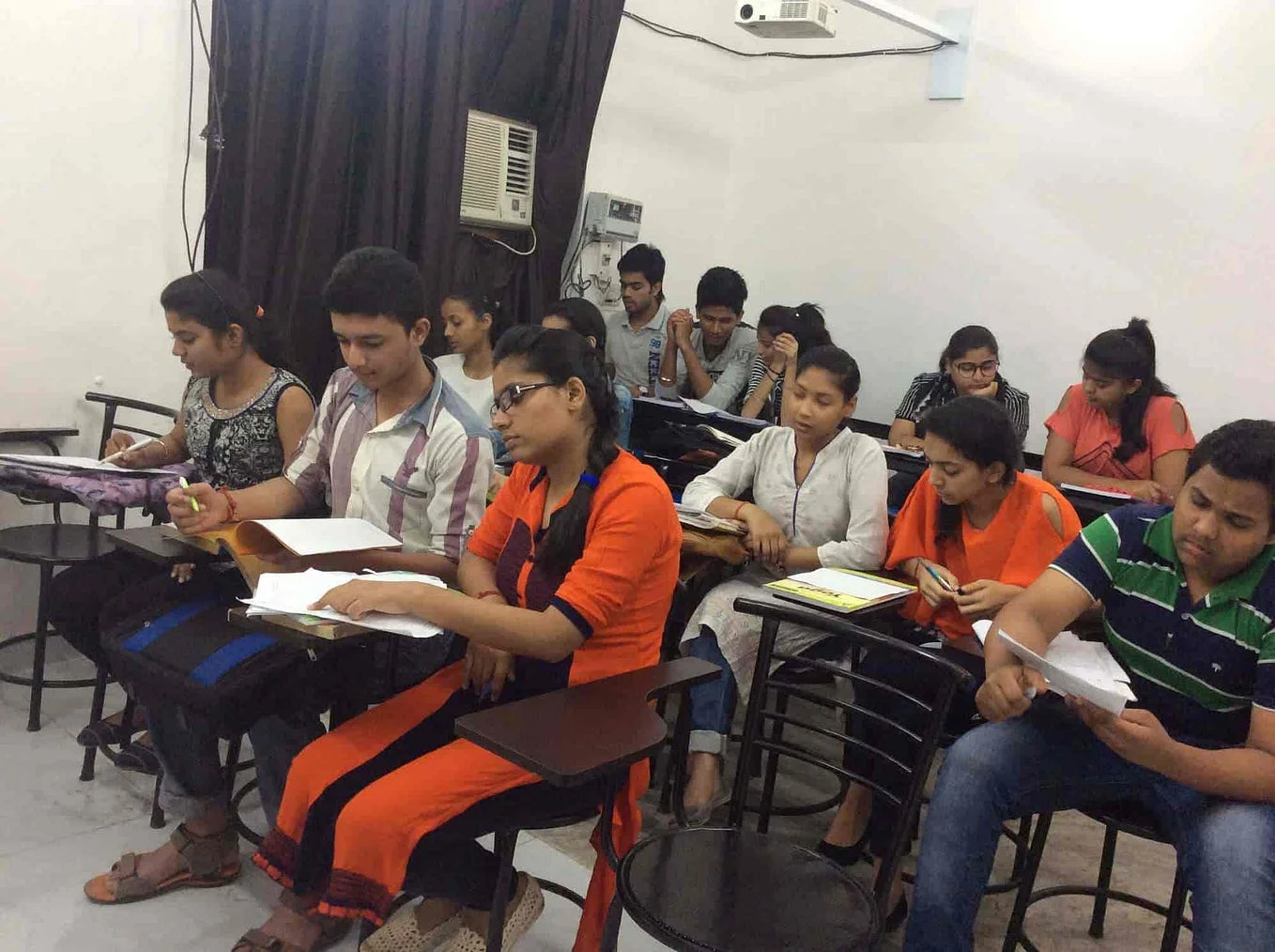 CA Offline Courses at Kisalay Commerce Classes